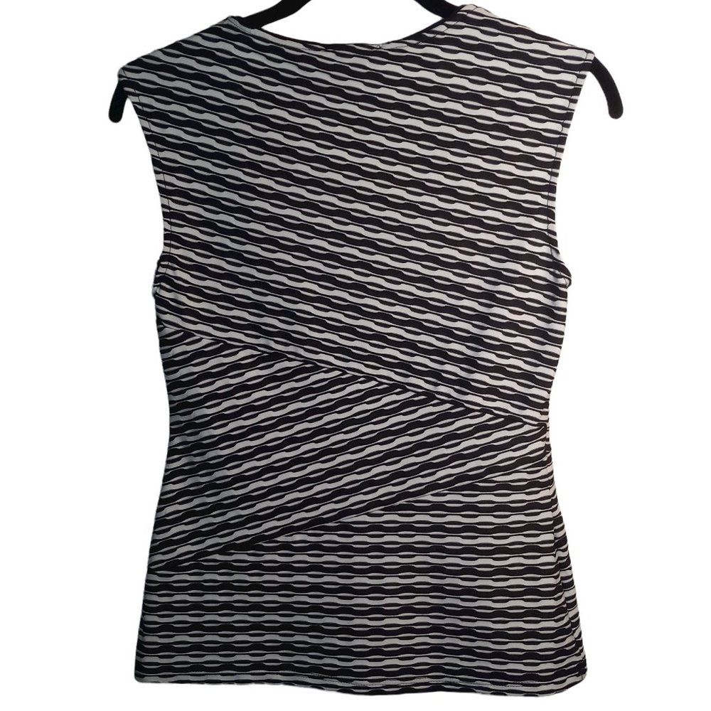 Stretchy Linear Geometric Patterned Top - image 7